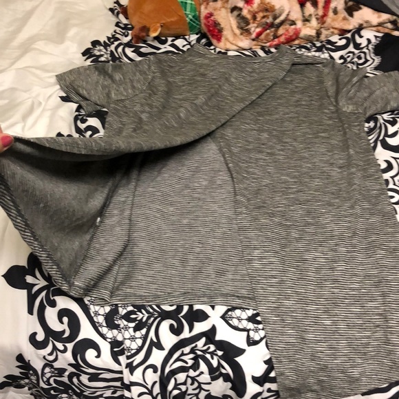 Grey shirt - Picture 2 of 2